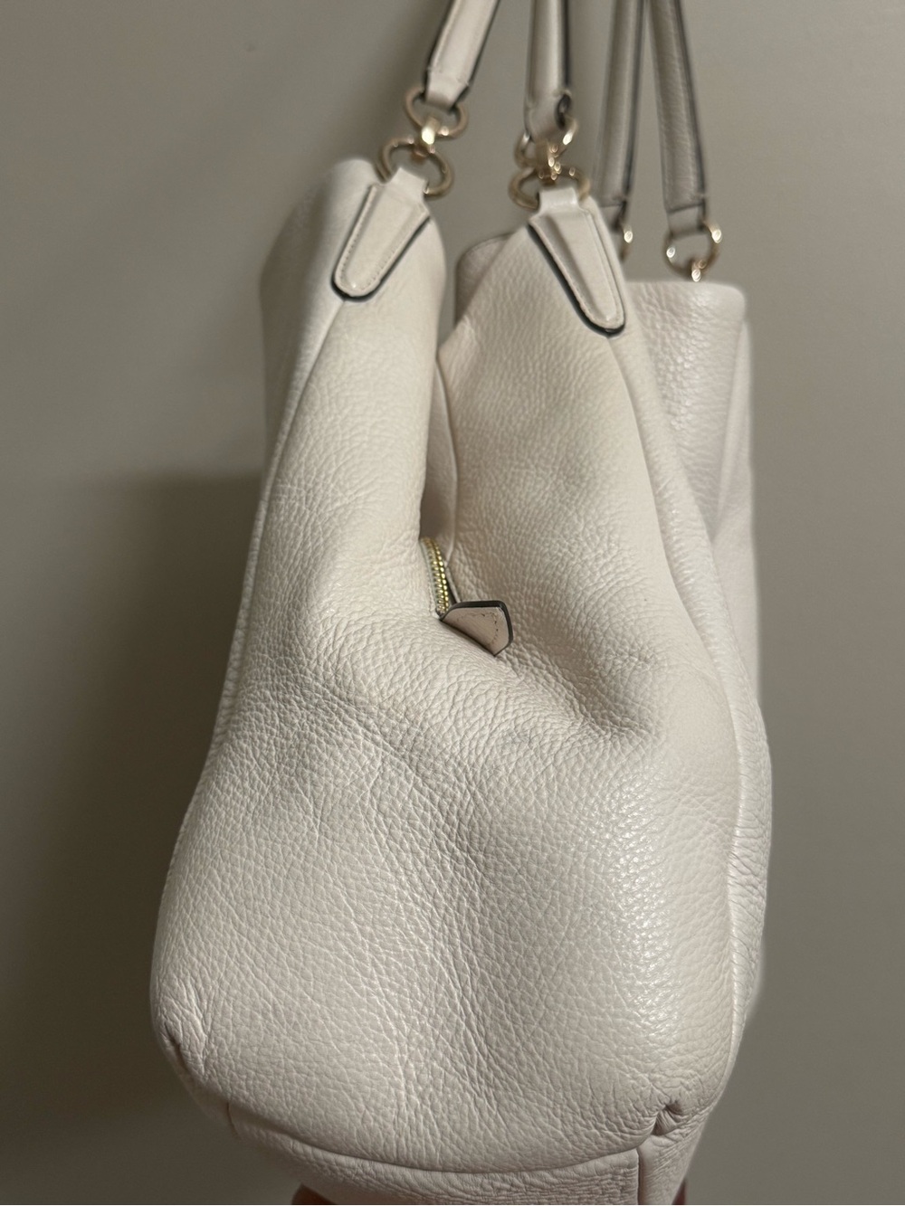 Coach White Pebbled Leather Shoulder Bag with Gold Hardware - Picture 3 of 10